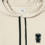 ami (Unisex) WS Patch Hoodie – Ecru