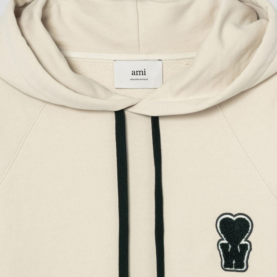 ami (Unisex) WS Patch Hoodie – Ecru