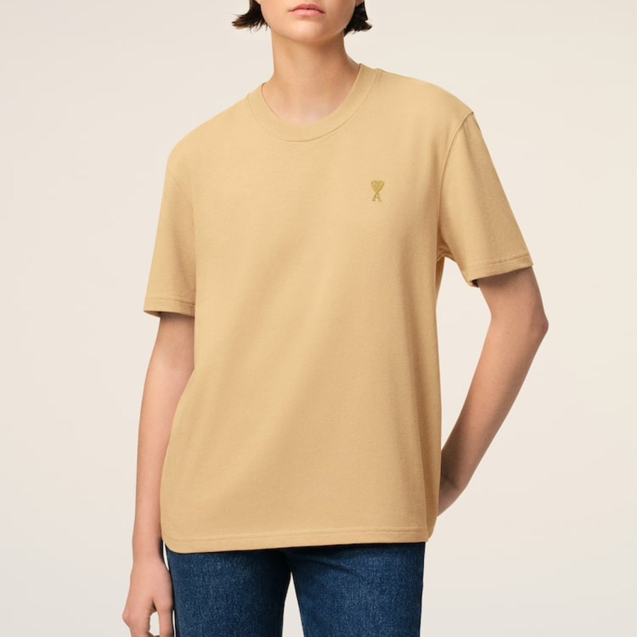 ami (Unisex) Gold Adc T-shirt – Sand
