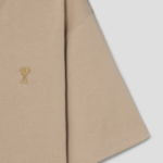 ami (Unisex) Gold Adc T-shirt – Sand