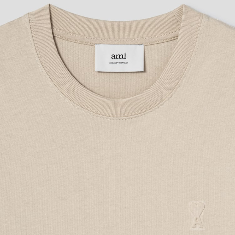 ami (Unisex) Embossed Adc T-shirt – Gingembre/725
