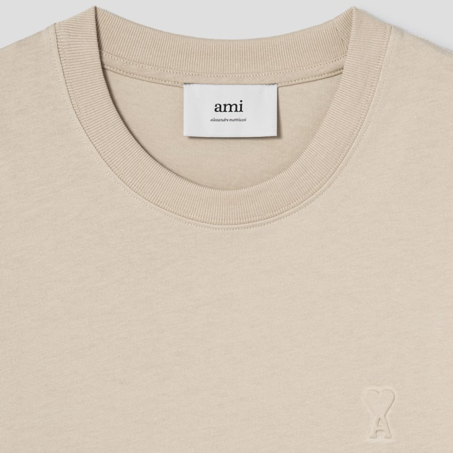 ami (Unisex) Embossed Adc T-shirt – Gingembre/725