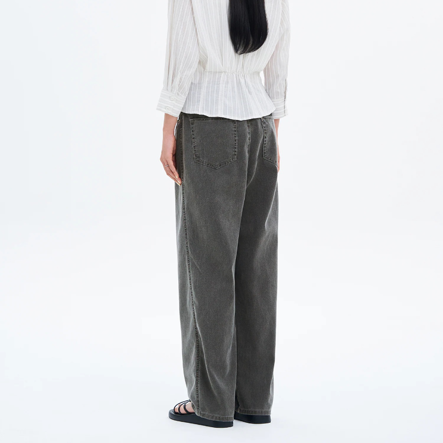 Pigment Banding Straight Denim — Gray