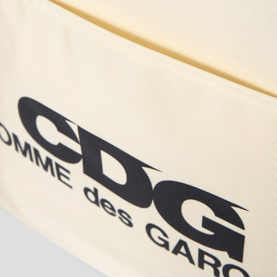 CDGCDGCDG Shoulder Bag (Medium) – White
