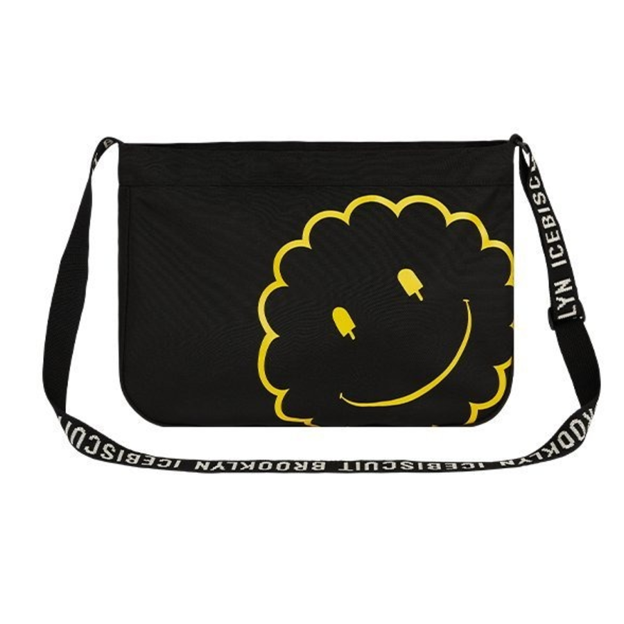 ICEBISCUIT [Signature] Big Smile Crossbody Bag – IB55BG673