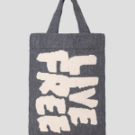 COMME des GARÇONS SHIRT (Men) Jacquard Knit Bag Live Free – Grey