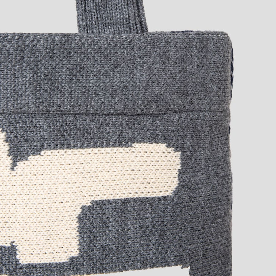 COMME des GARÇONS SHIRT (Men) Jacquard Knit Bag Live Free – Grey