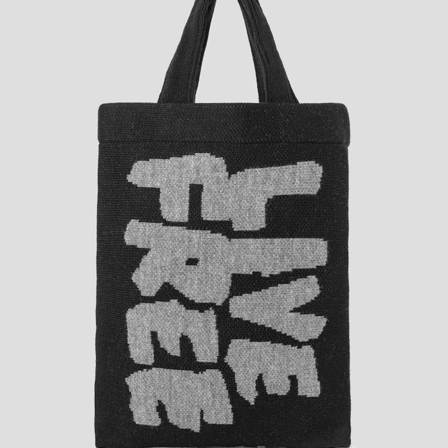 COMME des GARÇONS SHIRT (Men) Jacquard Knit Bag Live Free – Black