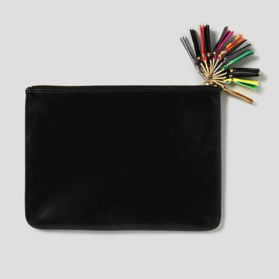WALLET COMME DES GARCONS (Unisex) Zipper Pull Medium Pouch Wallet – Black