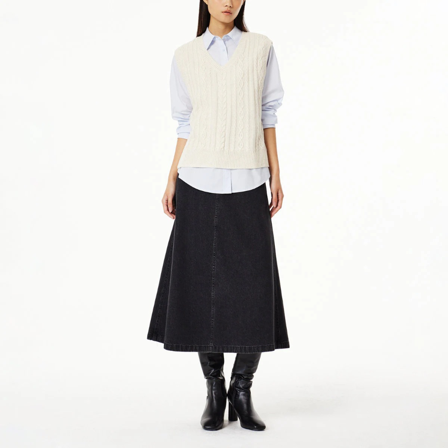 JAJU V-Neck Cable Vest – Beige