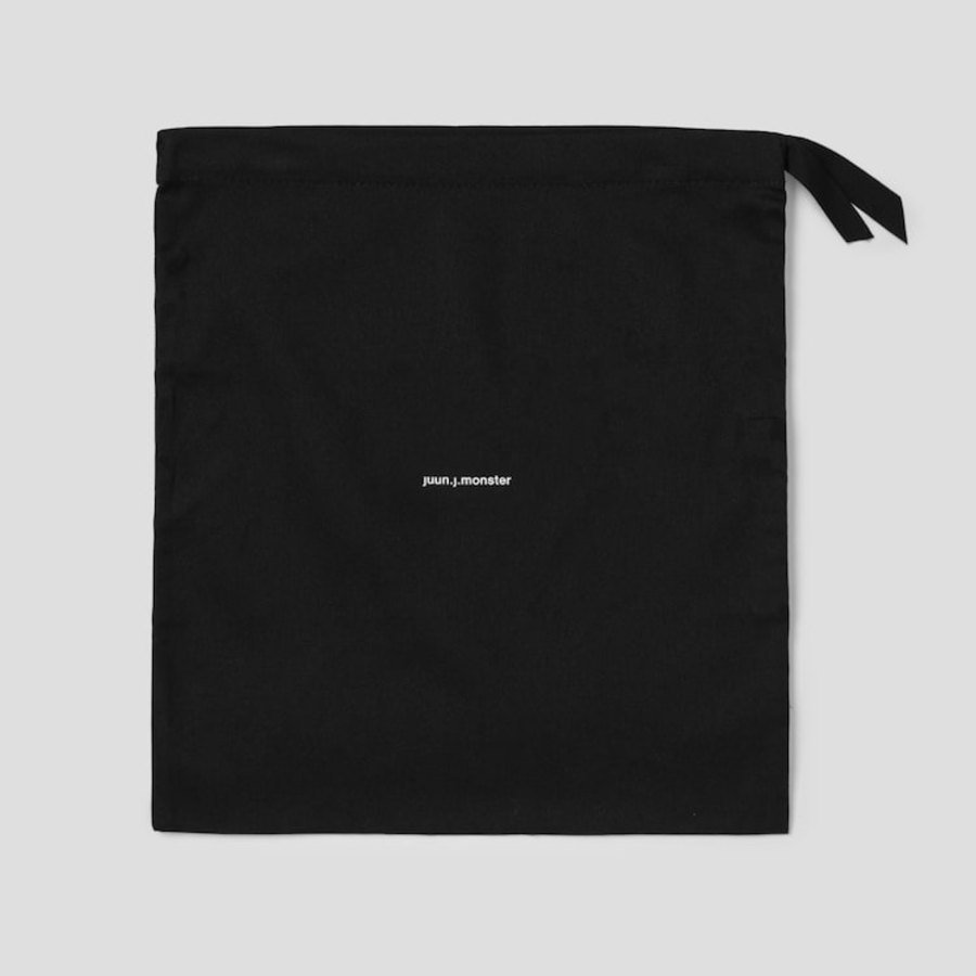 JUUN.J [Seongsu Edition] Monster Trapeze Bag – Black