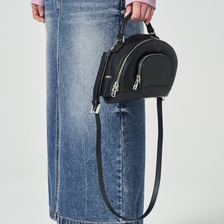 JUUN.J Monster Medium Bag – Black