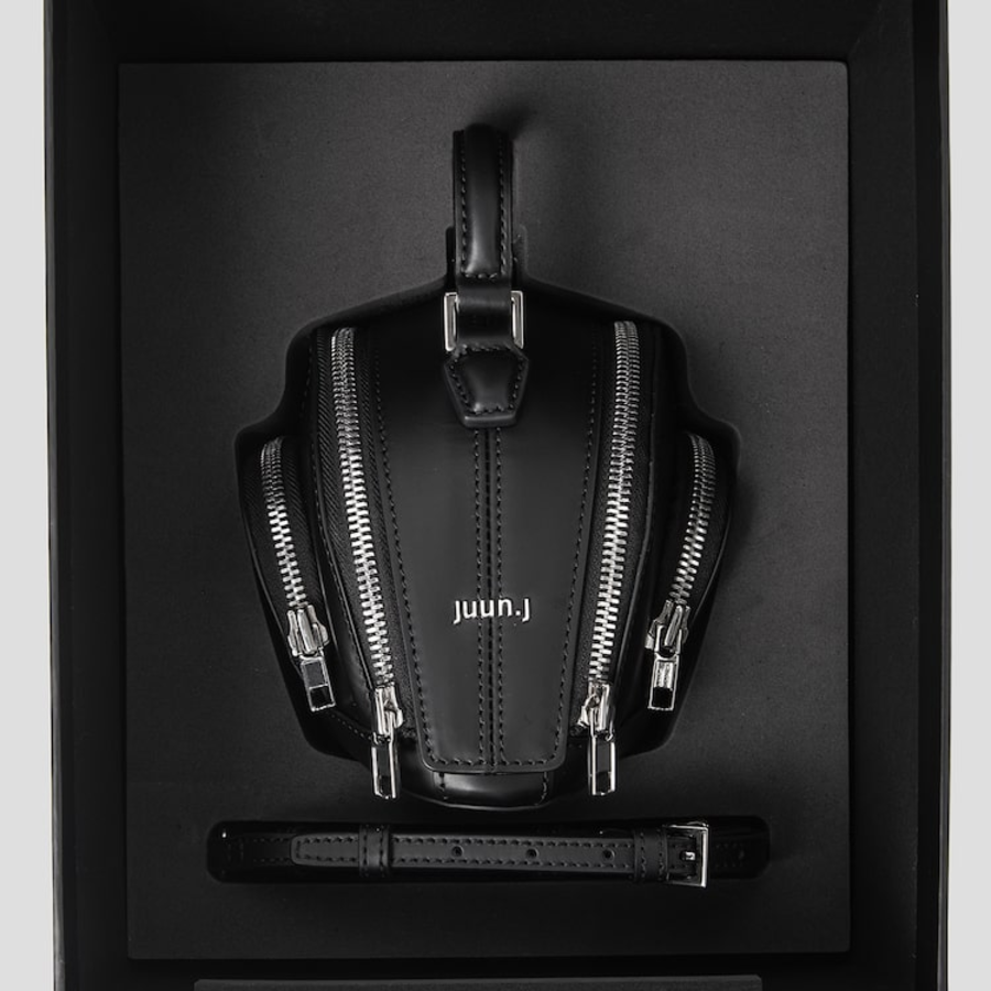 JUUN.J Monster Medium Bag – Black