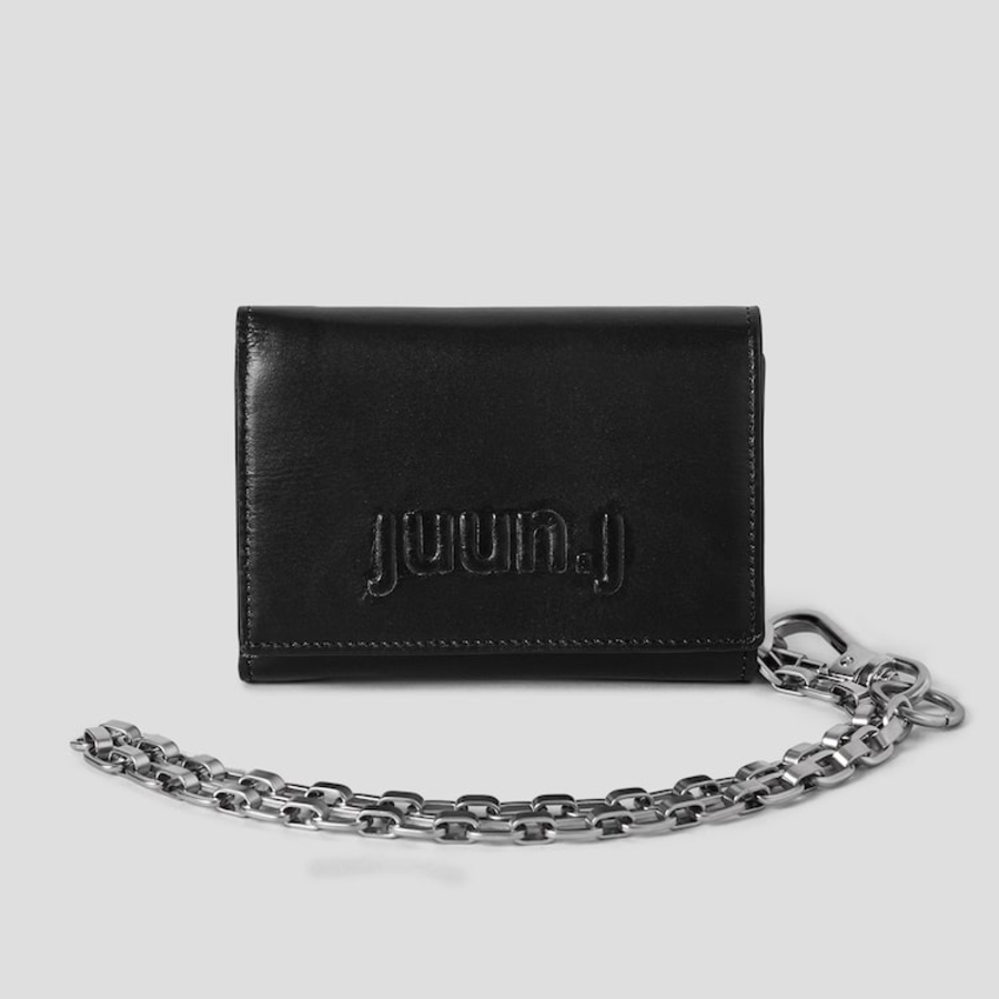 JUUN.J Chain Detail Trifold Wallet – Black