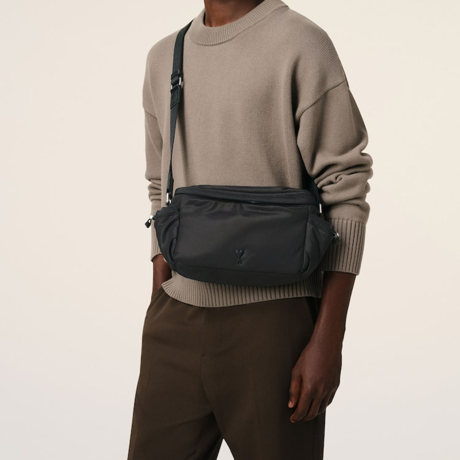 ami (Unisex) Adc Messenger Bag – Wool Gabardine Black