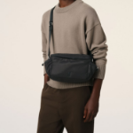 ami (Unisex) Adc Messenger Bag – Wool Gabardine Black