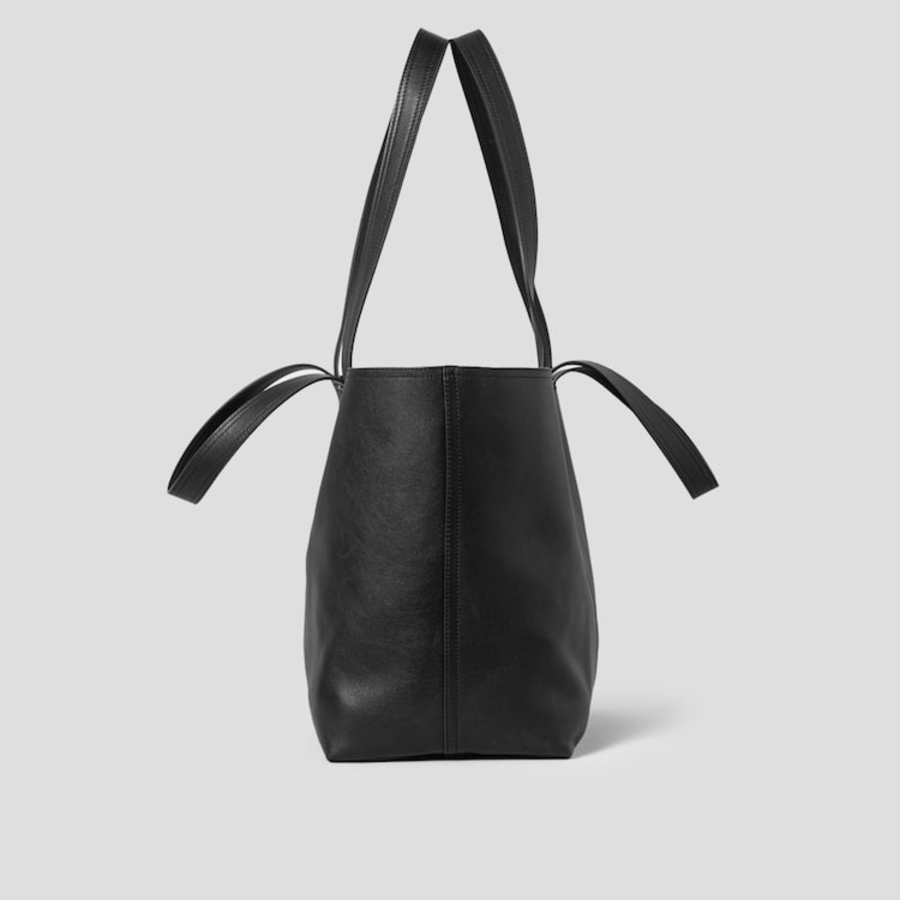ami (Unisex) Midi Tote Bag – Wool Gabardine Black