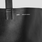 ami (Unisex) Midi Tote Bag – Wool Gabardine Black