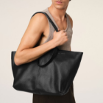 ami (Unisex) Midi Tote Bag – Wool Gabardine Black