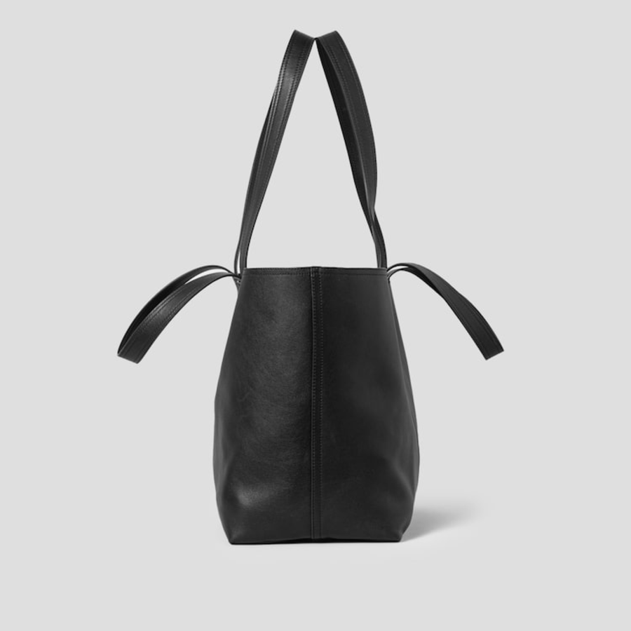 ami (Unisex) Midi Tote Bag – Wool Gabardine Black