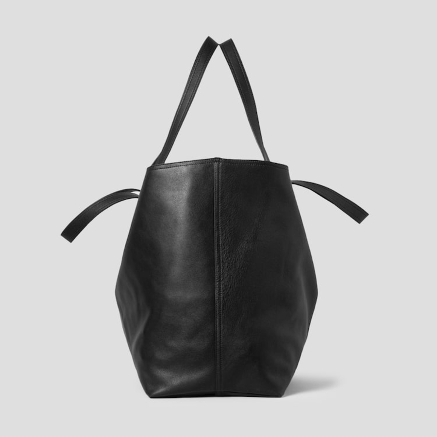 ami (Unisex) Midi Maxi Tote Bag – Black