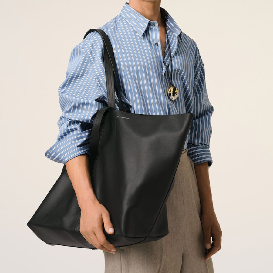 ami (Unisex) Midi Maxi Tote Bag – Black