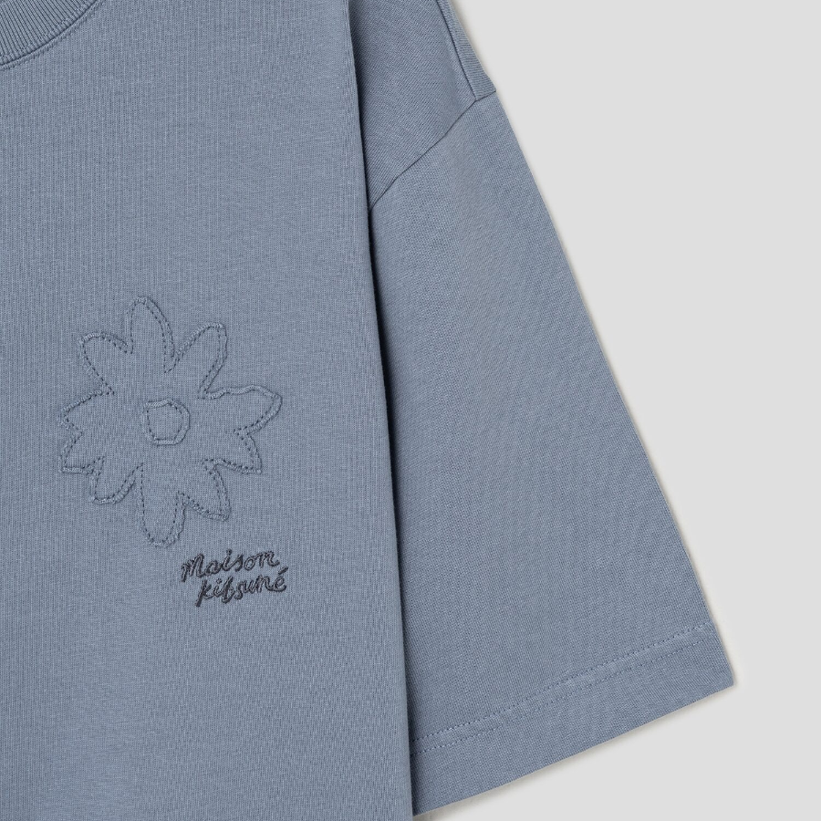 Maison Kitsune Men Crafted Daisy Oversize Tee-Shirt - Zinc Grey