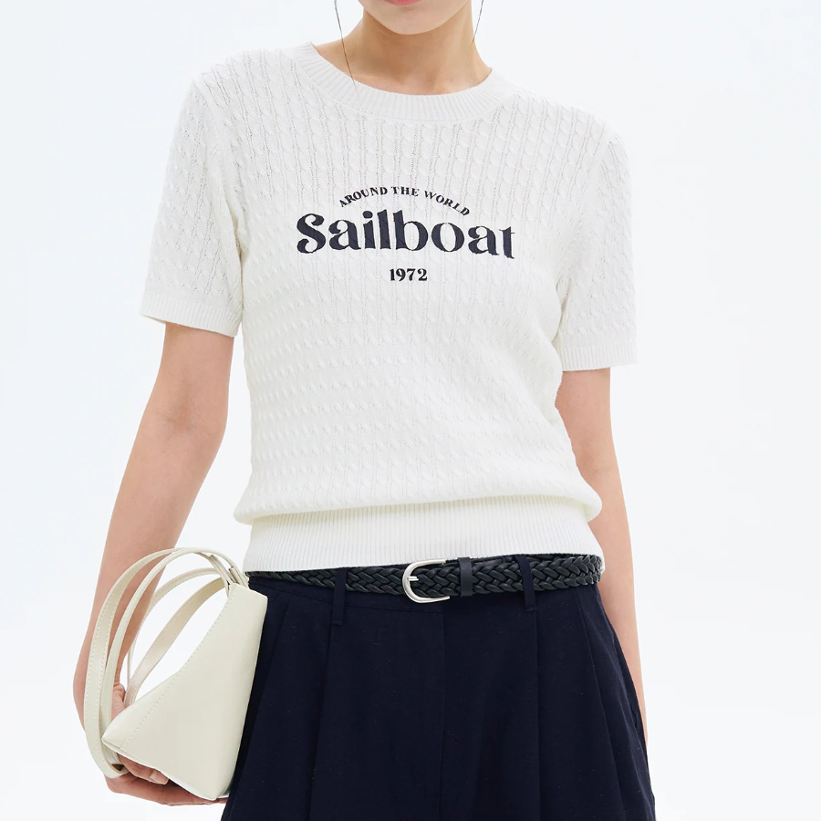 8 seconds Text Embroidery Cable Short Sleeve Pullover — White