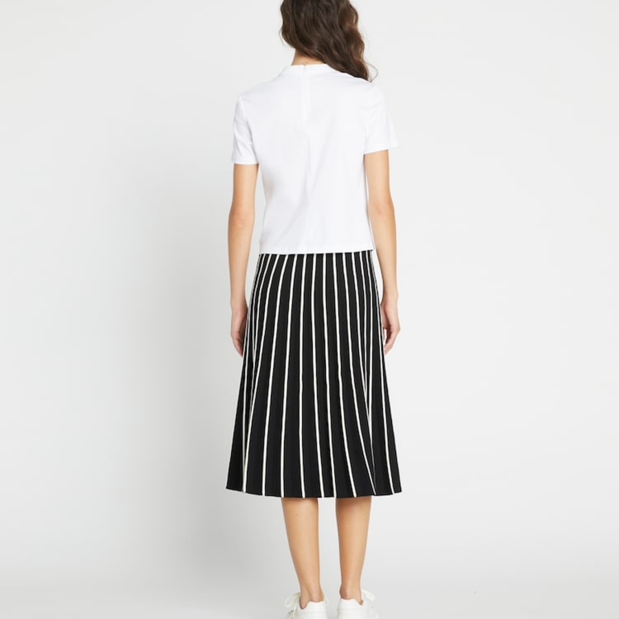 TORY BURCH Pleated Tech Knit Skirt – Black / New Ivory