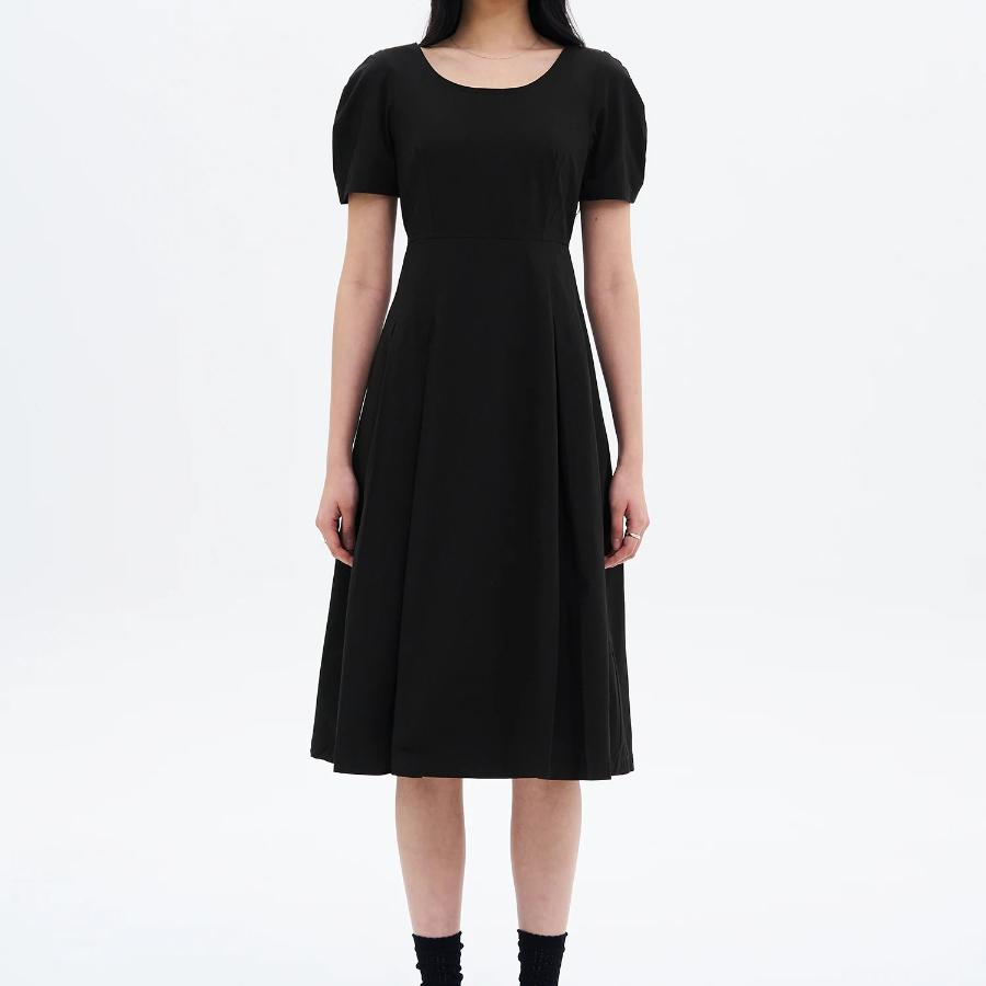 8 seconds Short Sleeve Volume Long Dress — Black
