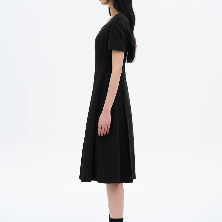 8 seconds Short Sleeve Volume Long Dress — Black