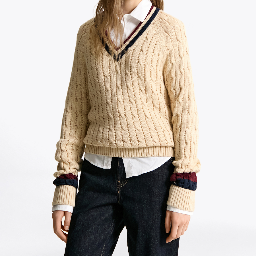 TOMMY HILFIGER [Official Headquarters] Varsity Cable V-Neck Sweater