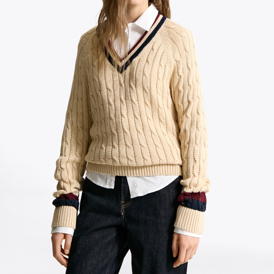 TOMMY HILFIGER [Official Headquarters] Varsity Cable V-Neck Sweater