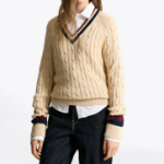 TOMMY HILFIGER [Official Headquarters] Varsity Cable V-Neck Sweater