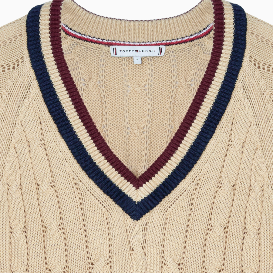 TOMMY HILFIGER [Official Headquarters] Varsity Cable V-Neck Sweater