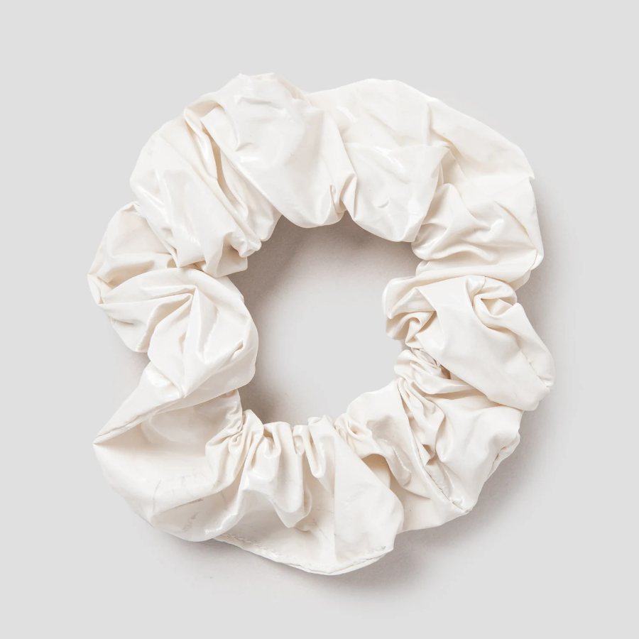 8 seconds Shiny Scrunchie — Ivory