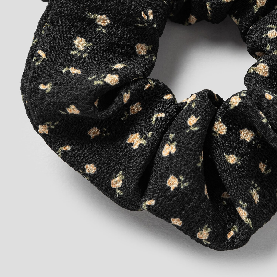 8 seconds Mini Flower Scrunchie — Black