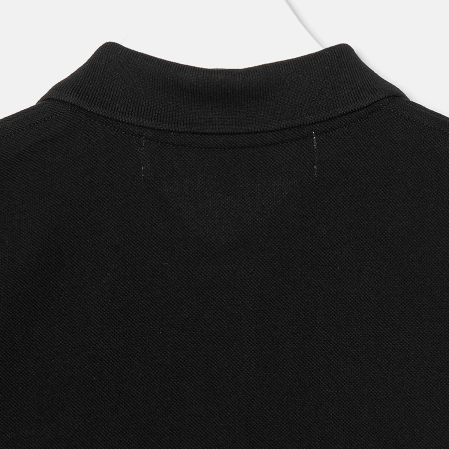 PLAY COMME DES GARCONS (Unisex) Red Heart Wappen Polo Shirt - Black