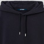 JACQUEMUS (Men) Le Hoodie Gio - Varsity Patch Navy