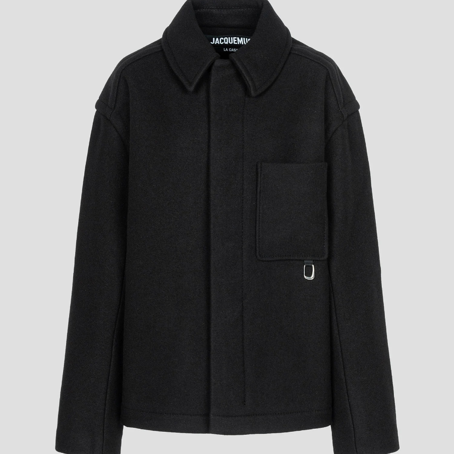 JACQUEMUS (Men) Le Manteau Court - Black