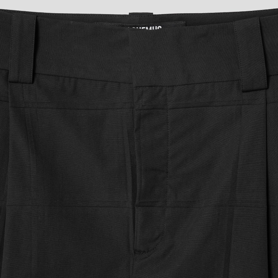 JACQUEMUS (Men) Le Short Navega Plisse - Black