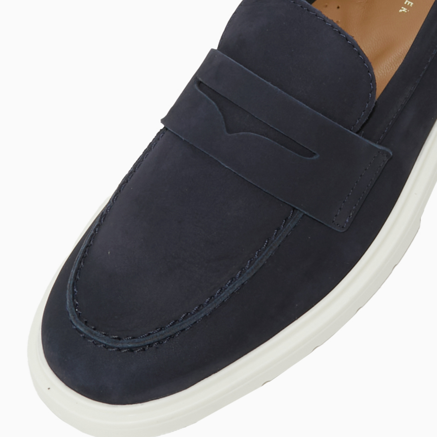 TOMMY HILFIGER Georgia Nubuck Loafer