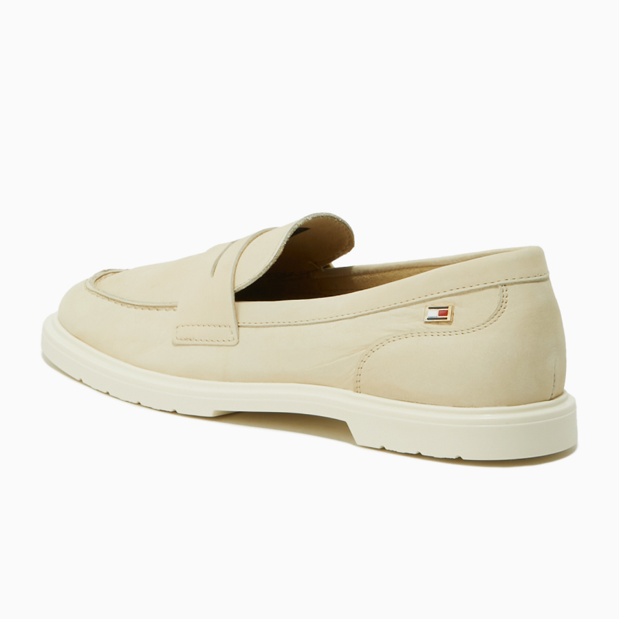 TOMMY HILFIGER Georgia Nubuck Loafer