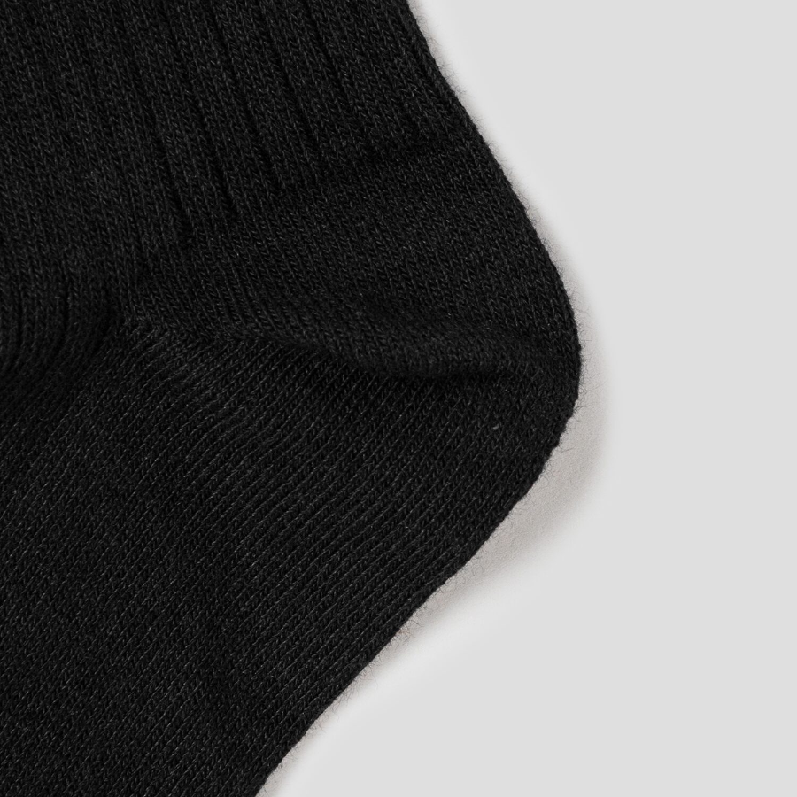 8 seconds Heart Embroidered Ribbed Socks — Black