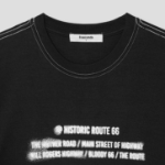 8 seconds Topstitch Blur Lettering T-shirt — Black