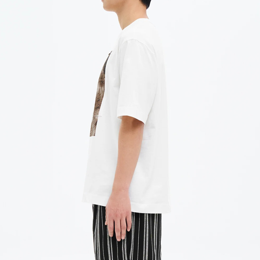 8 seconds Square Photo Graphic T-shirt — White