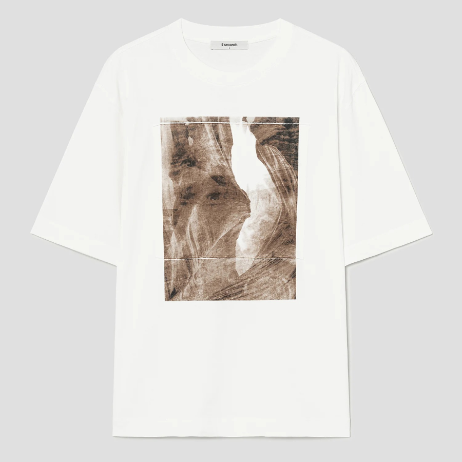 8 seconds Square Photo Graphic T-shirt — White