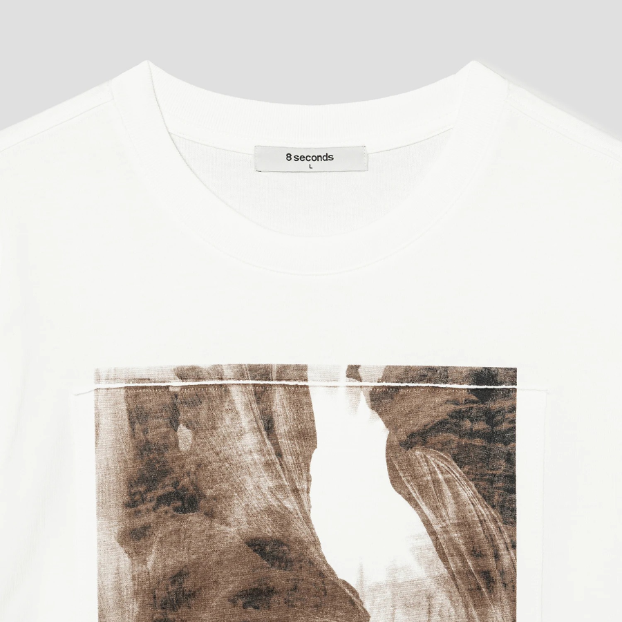 8 seconds Square Photo Graphic T-shirt — White