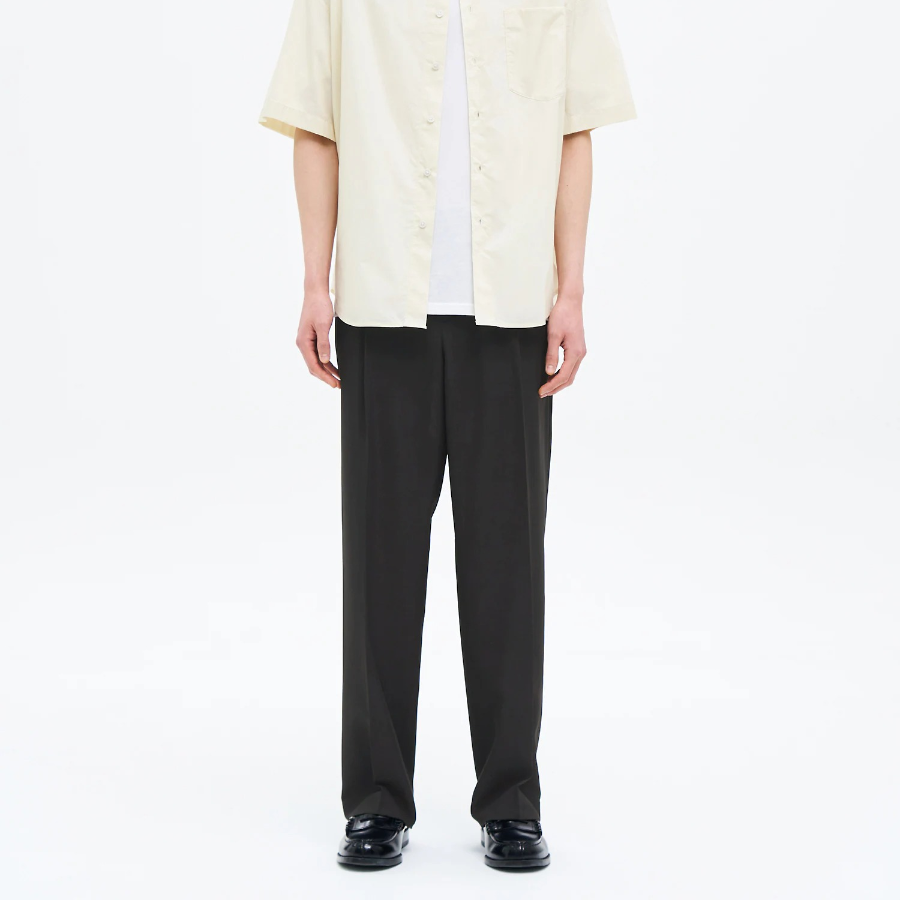 8 seconds Lightweight Basic Semi Wide-Fit Slacks — Black